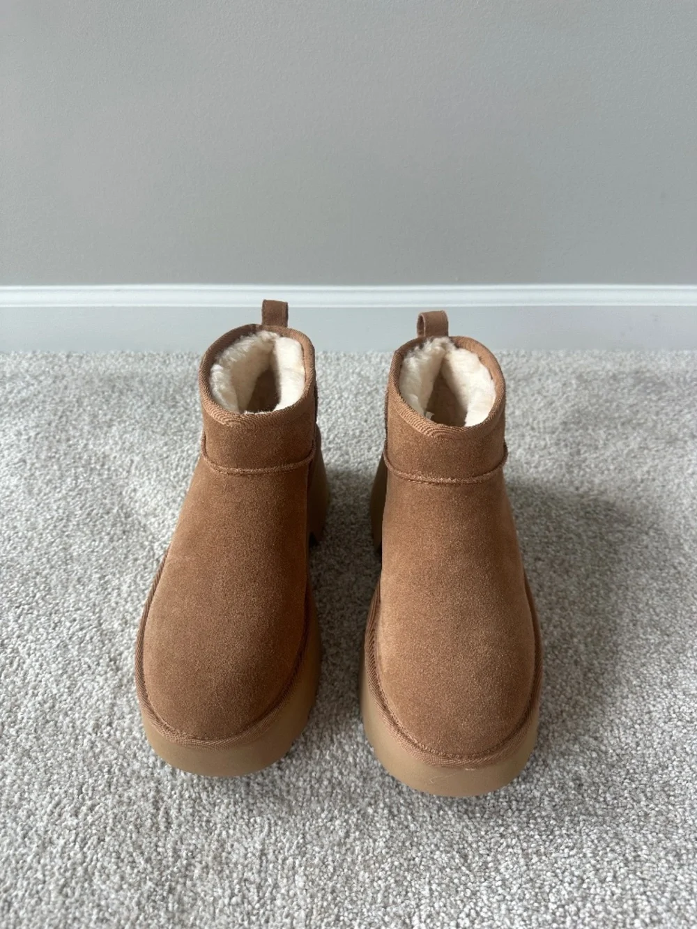 NEW Women's UGG Classic Ultra Mini New Heights Chestnut Platform Boots Sz 8 NWOB